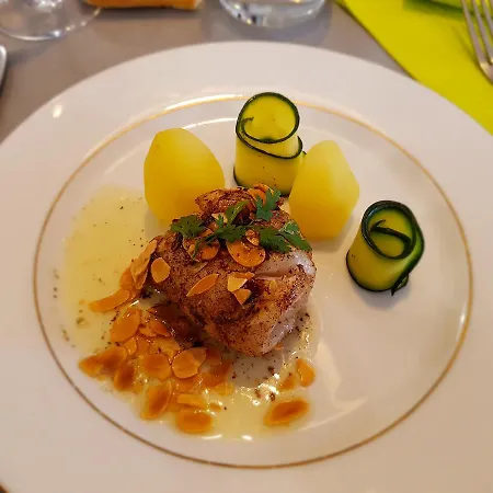 Hotel Restaurant Les 3 Chenes 2*