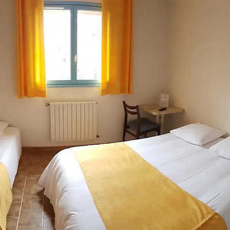 Hotel Restaurant Les 3 Chenes 2*